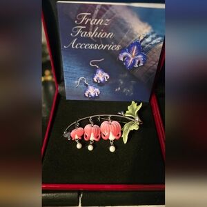 Franz Fashion Accessories. Bleeding Heart Brooch